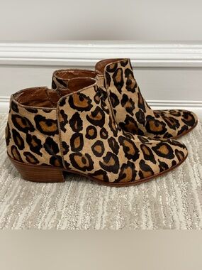 Sam Edelman "Petty" Leopard Calf Hair Ankle Booties Sz 7.5